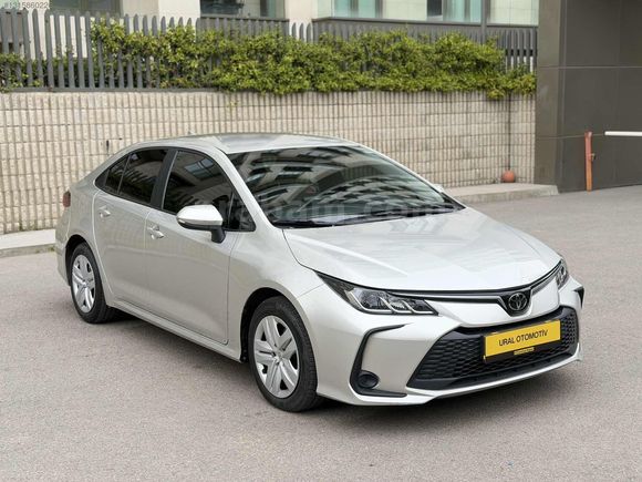 HATASIZ BOYASIZ İLK SAHİBİNDEN 1.5 COROLLA