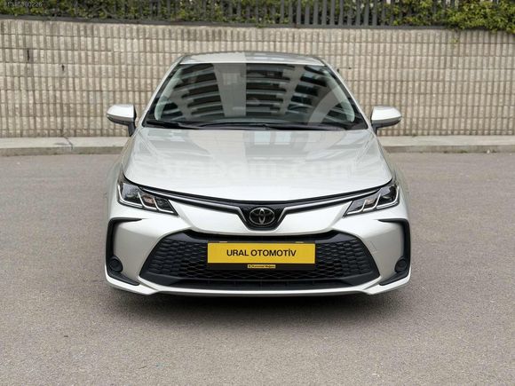 HATASIZ BOYASIZ İLK SAHİBİNDEN 1.5 COROLLA