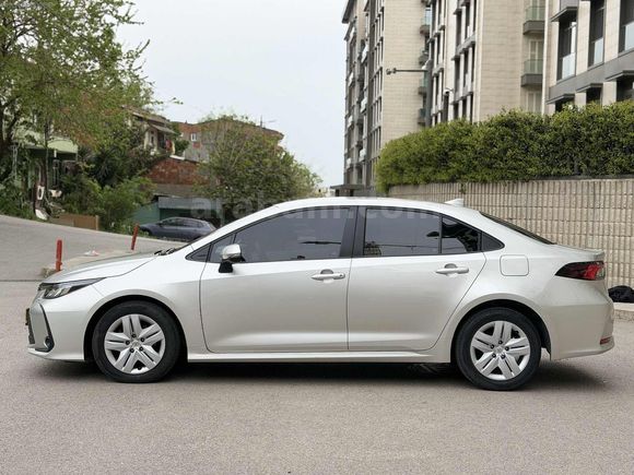 HATASIZ BOYASIZ İLK SAHİBİNDEN 1.5 COROLLA