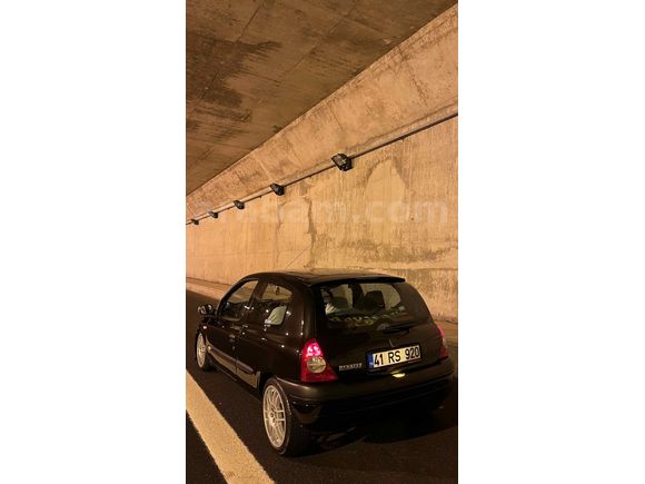 Sahibinden Renault Clio 1.6 RXT 2000 Model  336.000 km Siyah