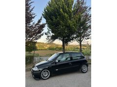 Sahibinden Renault Clio 1.6 RXT 2000 Model  336.000 km Siyah