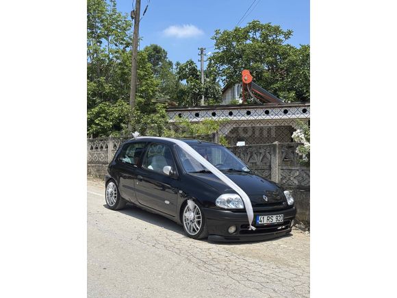 Sahibinden Renault Clio 1.6 RXT 2000 Model  336.000 km Siyah