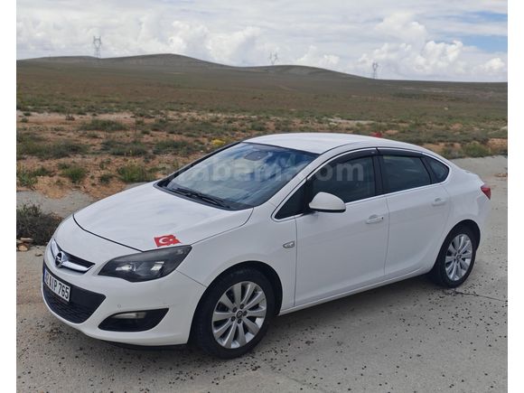 Sahibinden Opel Astra 1.4 T Sport 2015 Model  153.000 km Beyaz