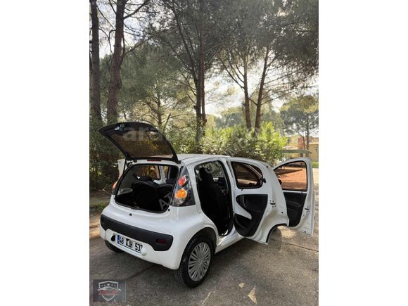 HATASIZ TEMİZ 2013 MODEL CITRIOEN C1 OTOMATİK VİTES 92 BİNDE