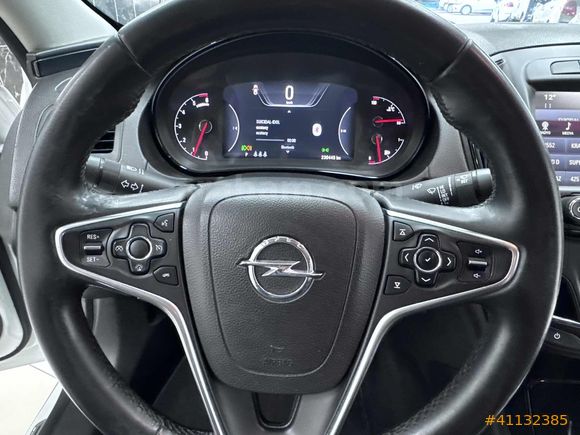 BAYRAM GÜLEZ MOT. ARAÇ. 2015 OPEL INSIGNIA COSMO HATASIZ