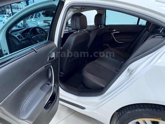 BAYRAM GÜLEZ MOT. ARAÇ. 2015 OPEL INSIGNIA COSMO HATASIZ