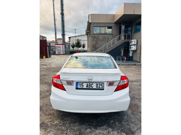 Sahibinden Honda Civic 1.6i VTEC Eco Elegance 2013 Model