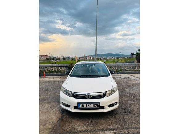 Sahibinden Honda Civic 1.6i VTEC Eco Elegance 2013 Model