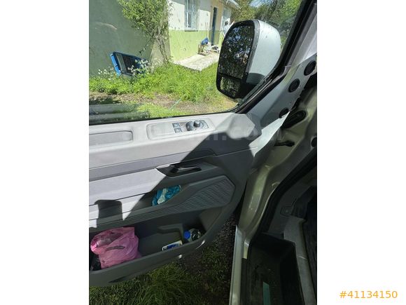 YD'den Volkswagen Transporter 2.0 TDI CamlıVan 1300 KM