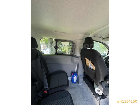 YD'den Volkswagen Transporter 2.0 TDI CamlıVan 1300 KM