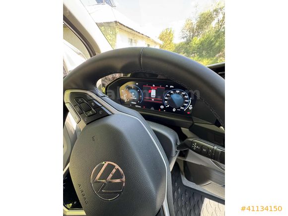 YD'den Volkswagen Transporter 2.0 TDI CamlıVan 1300 KM