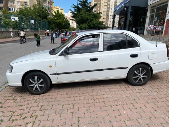 Sahibinden Hyundai Accent 1.3 Admire 2002 Model 