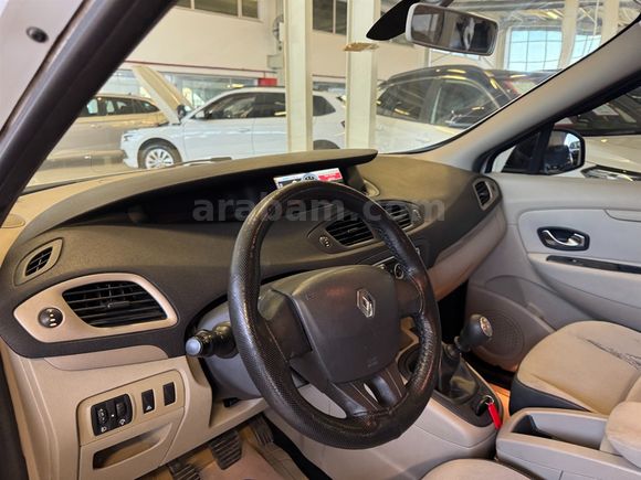 2011 RENAULT GRAND SCENIC 1.4 TURBO EXPRESSION