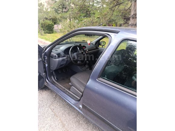 Sahibinden Renault Clio 1.4 RTA 2001 Model