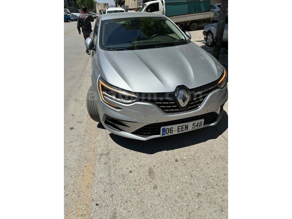 Sahibinden Renault Megane 1.3 TCe Icon 2023 Model 