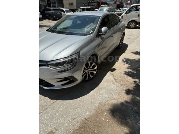 Sahibinden Renault Megane 1.3 TCe Icon 2023 Model 