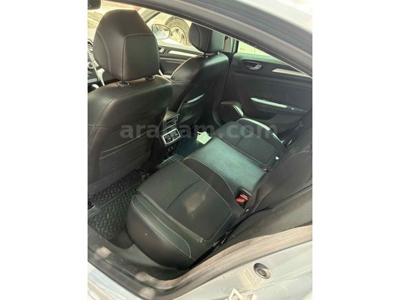 Sahibinden Renault Megane 1.3 TCe Icon 2023 Model 