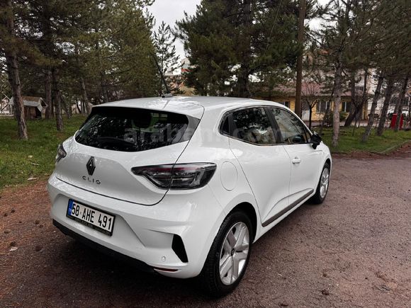 Sahibinden Renault Clio 1.0 TCe Evolution 2024 Model