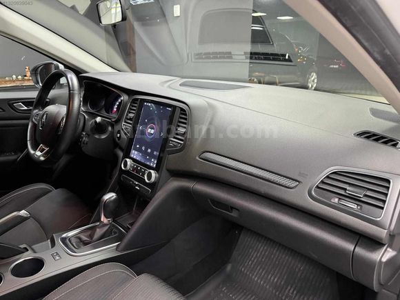 BOYASIZ DEĞİŞENSİZ RENAULT MEGANE 1.5 DCI TOUCH EDC