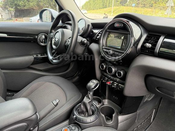 BOYASIZ HATASIZ MİNİ COOPER 1.5 D CHİLİ OTOMATİK - CAM TAVAN