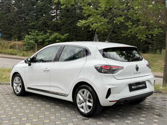 2025 ÇIKIŞLI RENAULT CLİO 1.0 TCe EVOLUTİON - MKYJLI-GVNLİK PAKT