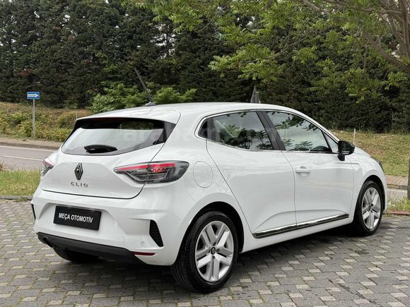 2025 ÇIKIŞLI RENAULT CLİO 1.0 TCe EVOLUTİON - MKYJLI-GVNLİK PAKT