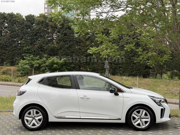 2025 ÇIKIŞLI RENAULT CLİO 1.0 TCe EVOLUTİON - MKYJLI-GVNLİK PAKT