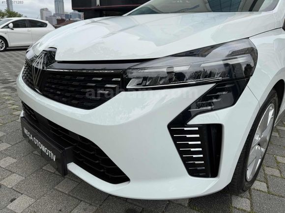 2025 ÇIKIŞLI RENAULT CLİO 1.0 TCe EVOLUTİON - MKYJLI-GVNLİK PAKT