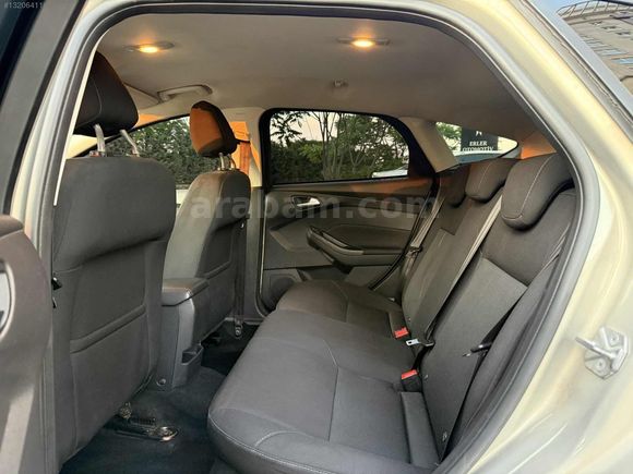 SERVİS BAKIMLI FORD FOCUS 1.5 TDCI STYLE POWERSHİFT HB
