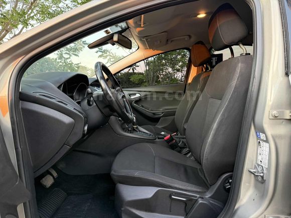 SERVİS BAKIMLI FORD FOCUS 1.5 TDCI STYLE POWERSHİFT HB