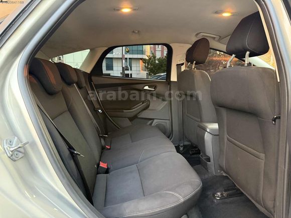 SERVİS BAKIMLI FORD FOCUS 1.5 TDCI STYLE POWERSHİFT HB