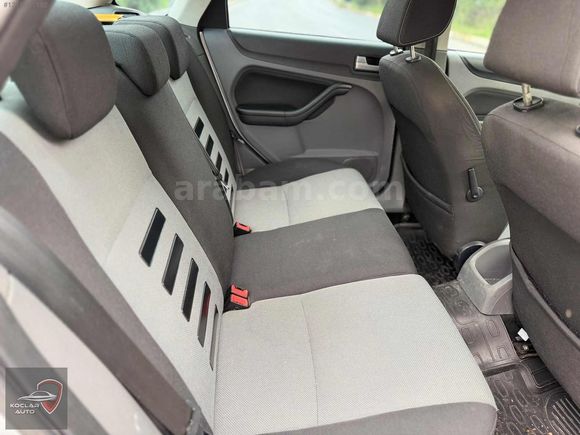 KOÇLAR AUTODAN DÜŞÜK KM TEMİZ AİLE ARACI 1 PARÇA BOYALI