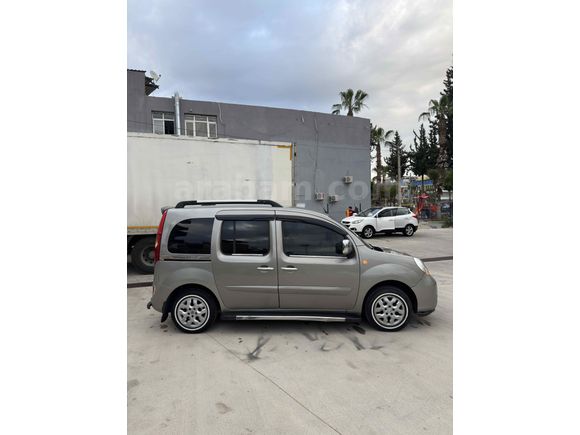 Sahibinden Renault Kangoo Multix 1.5 dCi Privilege Chromeline 2011 Model  187.000 km Bej