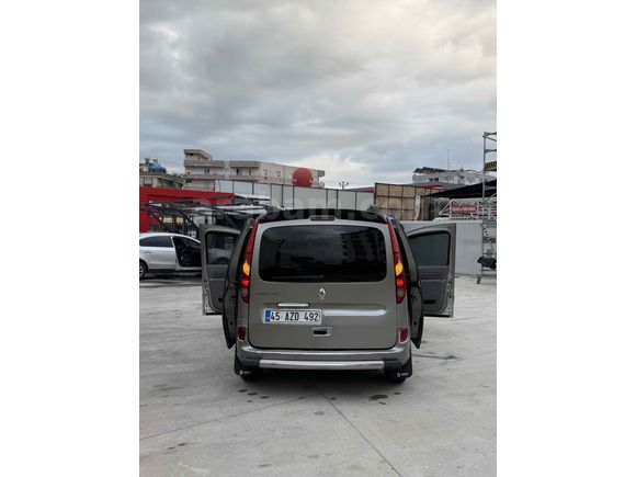 Sahibinden Renault Kangoo Multix 1.5 dCi Privilege Chromeline 2011 Model  187.000 km Bej
