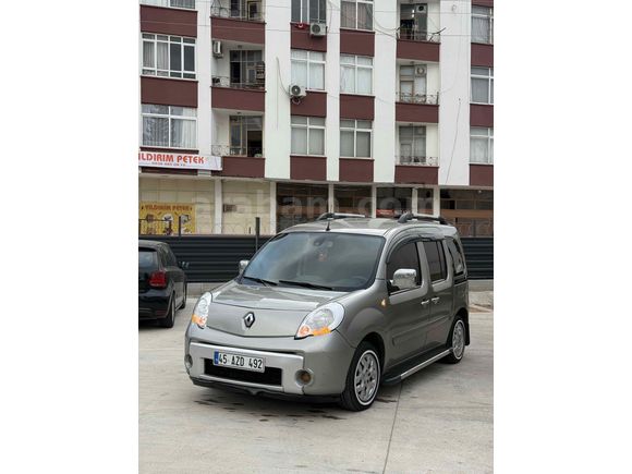 Sahibinden Renault Kangoo Multix 1.5 dCi Privilege Chromeline 2011 Model  187.000 km Bej
