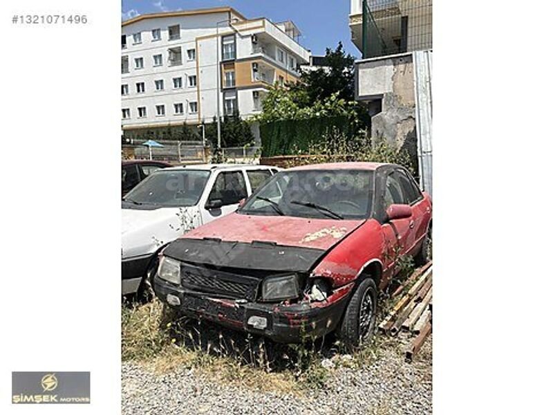 Galeriden Kia Sephia 1.5 GTX 1994 Model Kocaeli 300.000 km Kırmızı