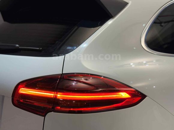 EMSALSİZ Porsche Cayenne Diesel 2015 Model 