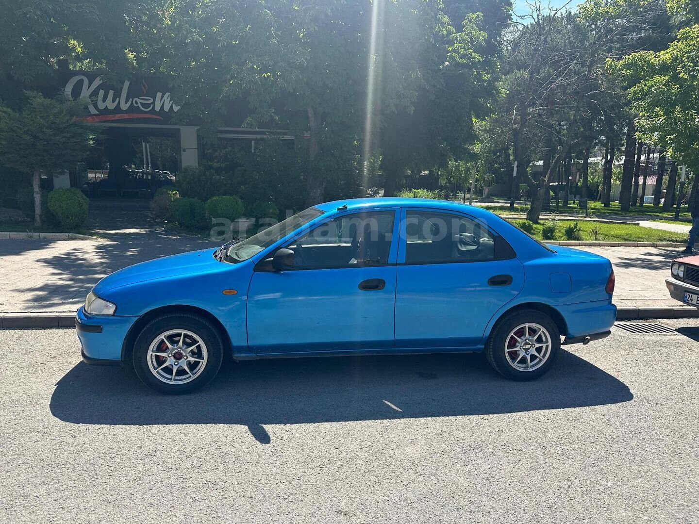 Sahibinden Mazda 323 1.5 Familia 1998 Model 2