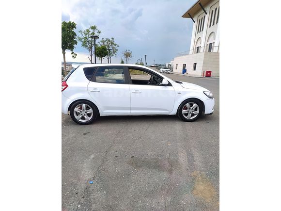 Sahibinden Kia Ceed 1.6 CRDi Motion 2011 Model 