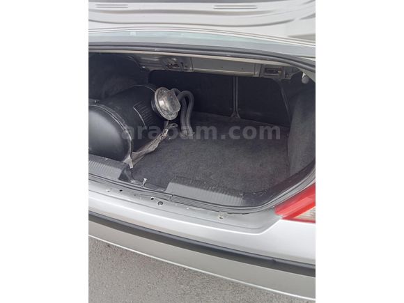 Sahibinden Ford Focus 1.6 Ghia 2005 Model