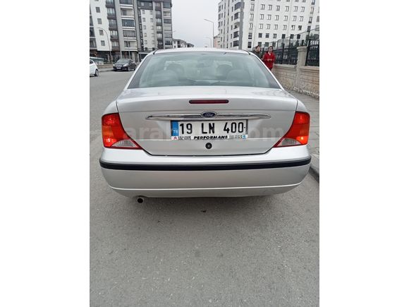 Sahibinden Ford Focus 1.6 Ghia 2005 Model