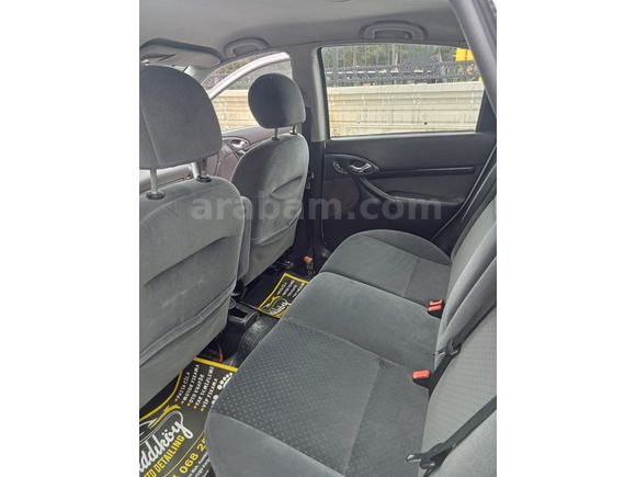 Sahibinden Ford Focus 1.6 Ghia 2005 Model