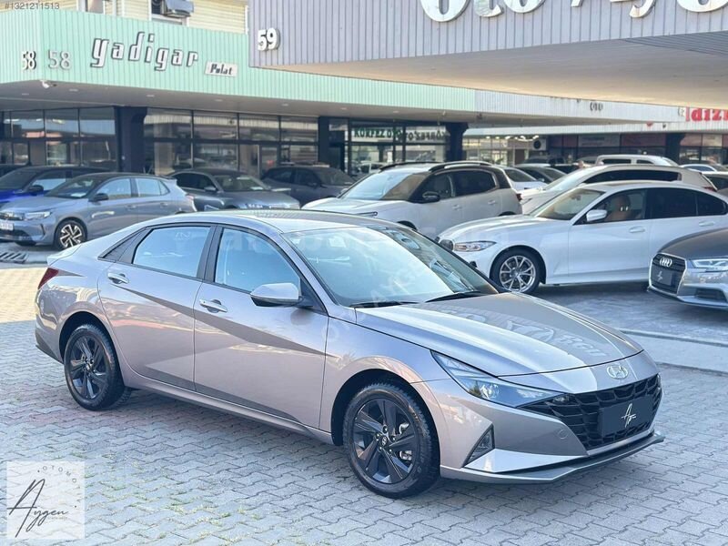 Galeriden Hyundai Elantra 1.6 MPI Smart 2021 Model Kocaeli 42.149 km Kahverengi
