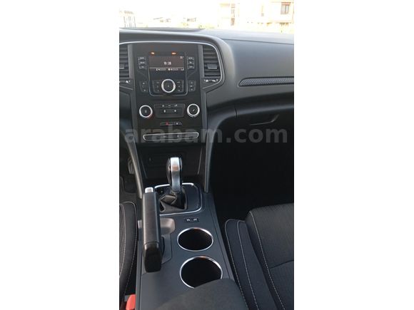 İLK SAHİBİNDEN MEGANE 4
