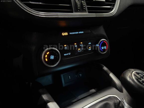 ARABACI GRUP 2021 FORD FOCUS 1.5 Tİ-VCT TREND X-HATASIZ-50BİNKM