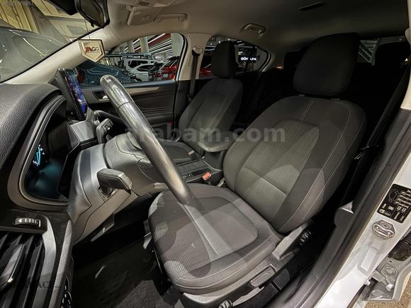 ARABACI GRUP 2021 FORD FOCUS 1.5 Tİ-VCT TREND X-HATASIZ-50BİNKM