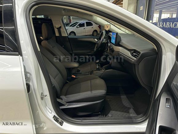ARABACI GRUP 2021 FORD FOCUS 1.5 Tİ-VCT TREND X-HATASIZ-50BİNKM