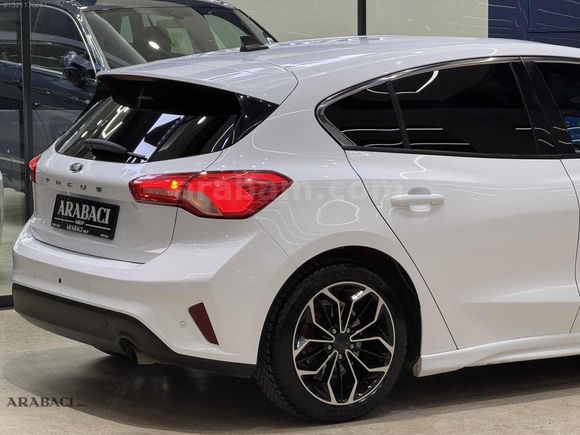 ARABACI GRUP 2021 FORD FOCUS 1.5 Tİ-VCT TREND X-HATASIZ-50BİNKM