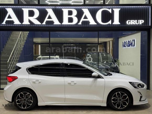ARABACI GRUP 2021 FORD FOCUS 1.5 Tİ-VCT TREND X-HATASIZ-50BİNKM