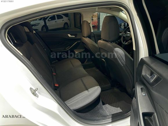 ARABACI GRUP 2021 FORD FOCUS 1.5 Tİ-VCT TREND X-HATASIZ-50BİNKM